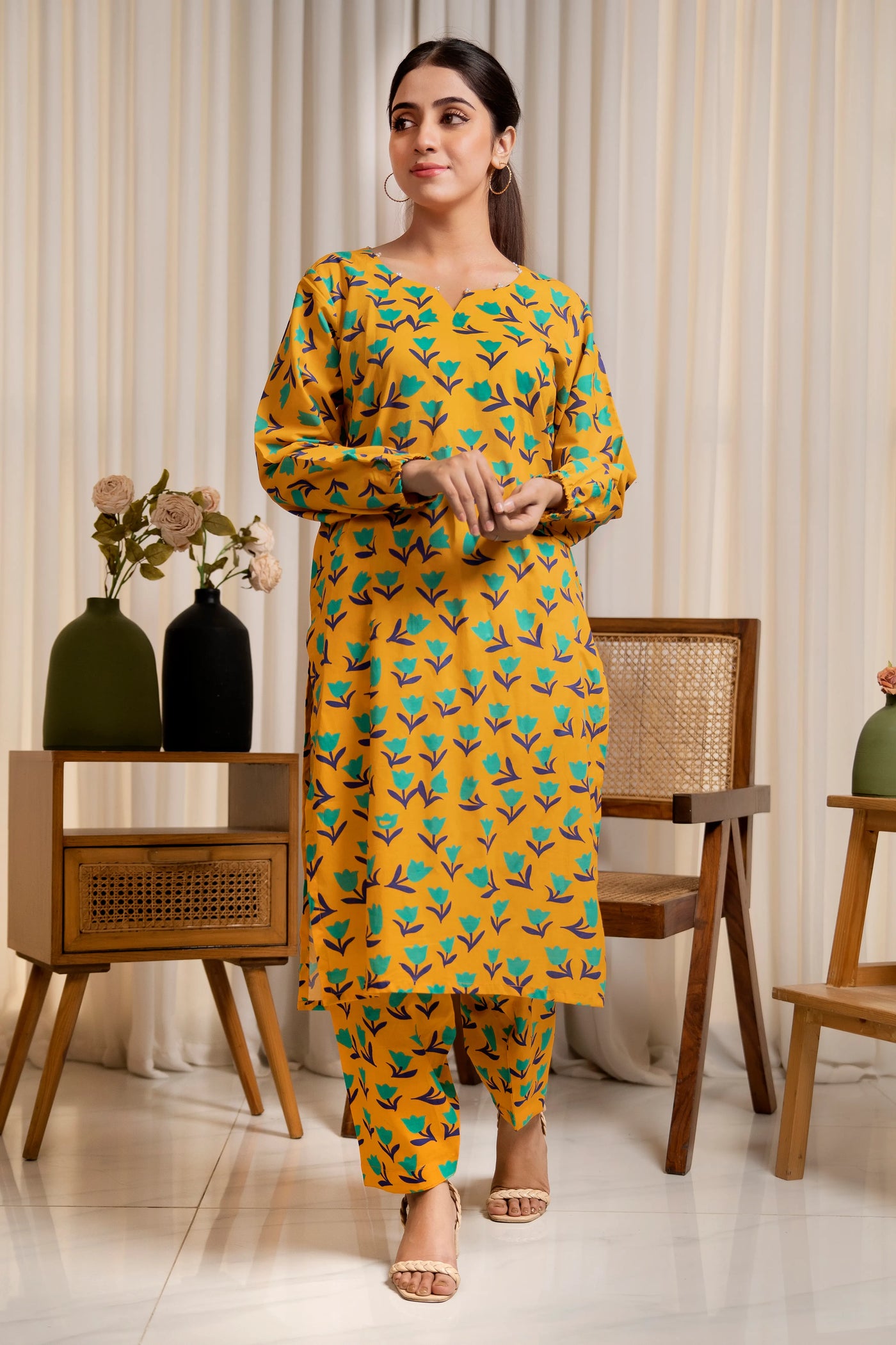 2-Piece Floral Printed Unstitched