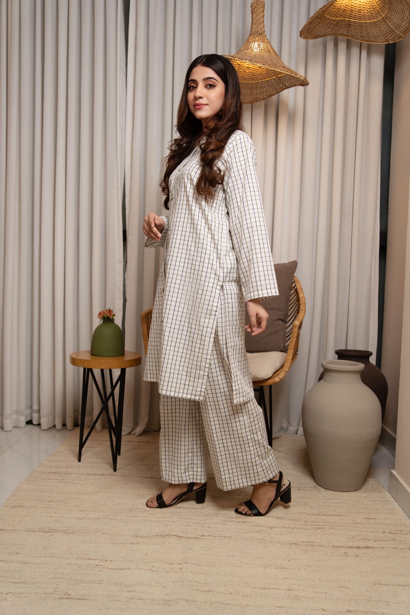 2-Piece Checker Printed Stitched