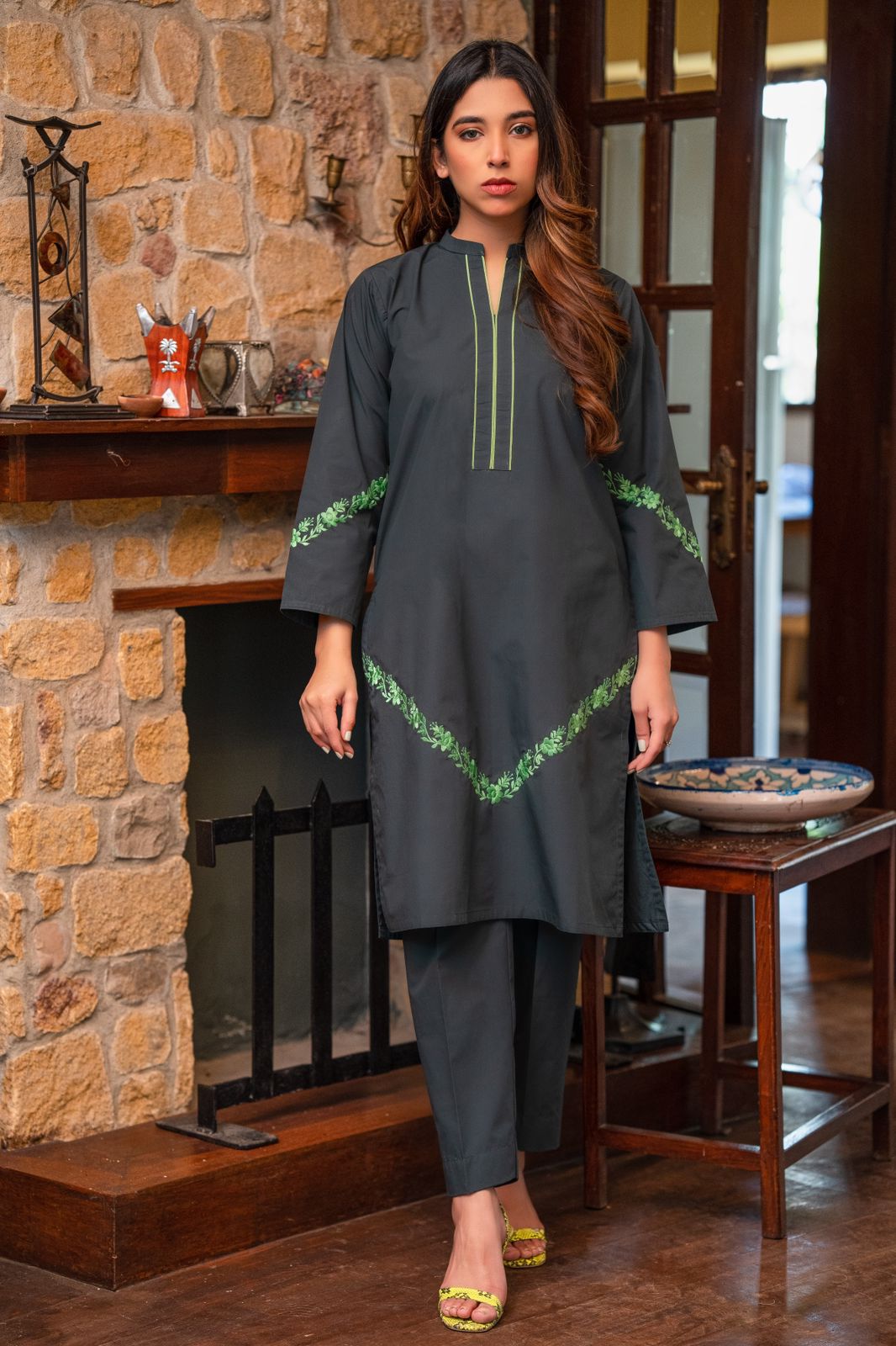2-Piece Embroidered Cotton Stitched